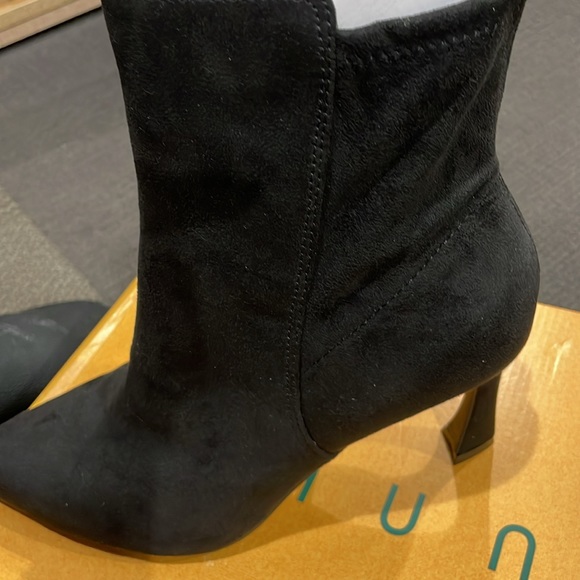 Unisa-black suede 3 1/2 heels boots…super cute for a night out. 8 1/2 or 9 size. - Picture 7 of 8